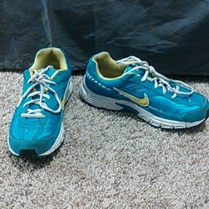 Nikes size 9
