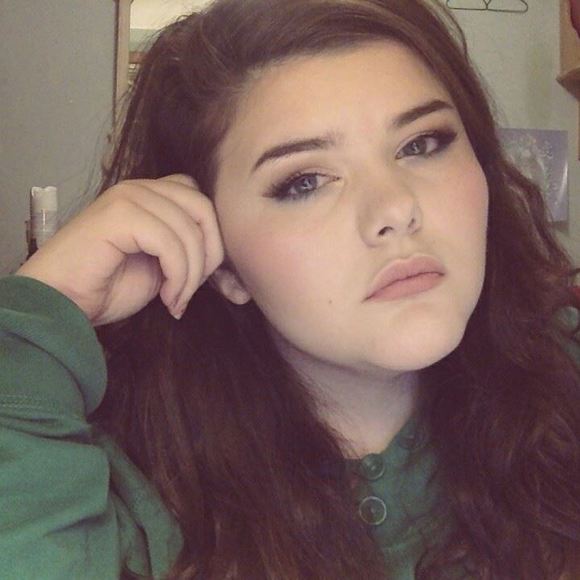 Meet your Posher, Kathy - Picture 2 of 2