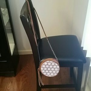 Final Price Cross Body Bag