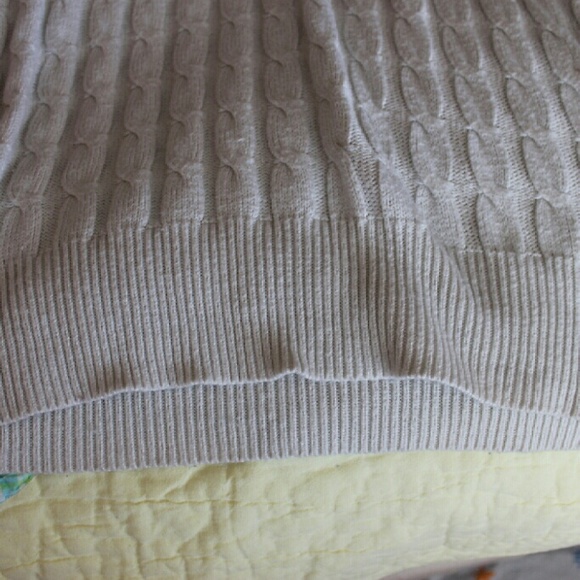 Classic White Knit Sweater - Picture 3 of 4