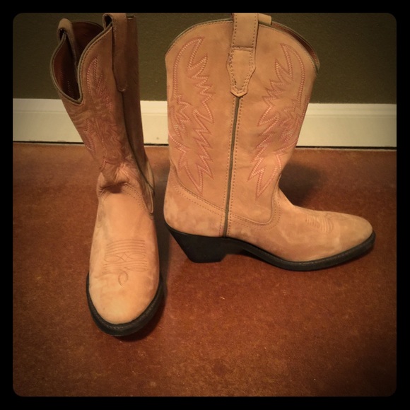 PRICE REDUCED AGAIN!!!!Tan Cowboy Boots