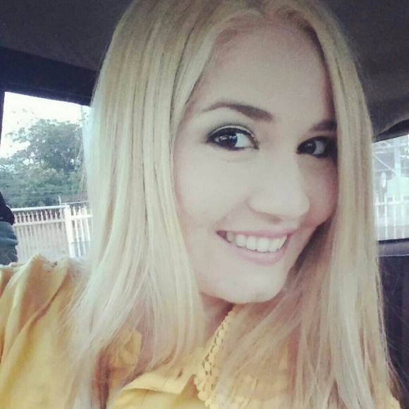 Meet your Posher, Amarilis - Picture 1 of 1