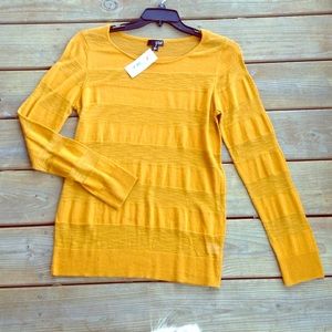 Mustard yellow long sleeve top