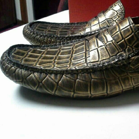 Donald Pliner Shoes
