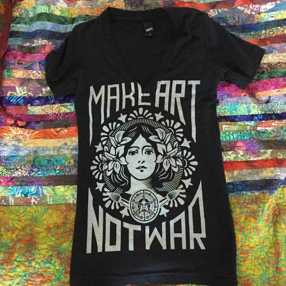 Obey tshirt
