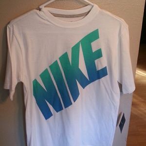 Boy's Nike shirt