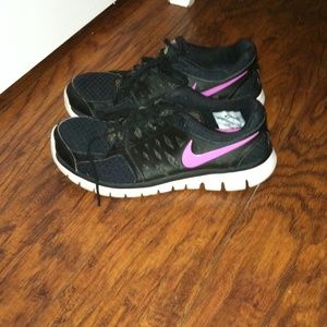 Used nike shoes