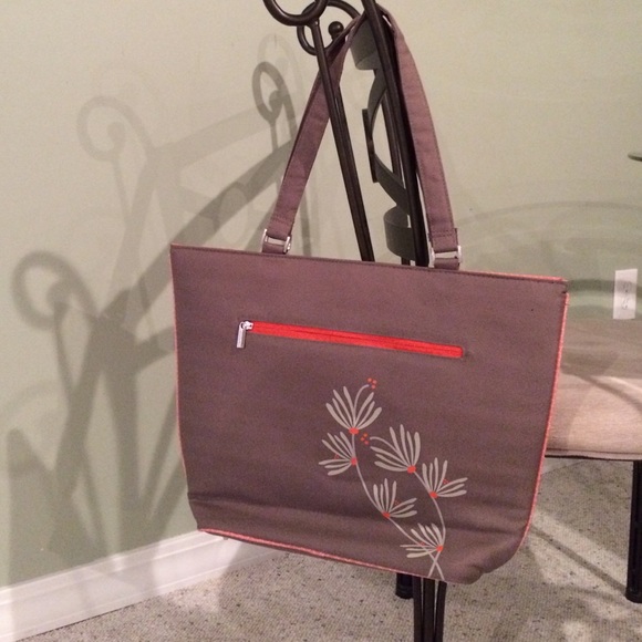 Tote - Picture 2 of 3