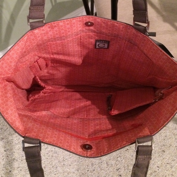 Tote - Picture 3 of 3