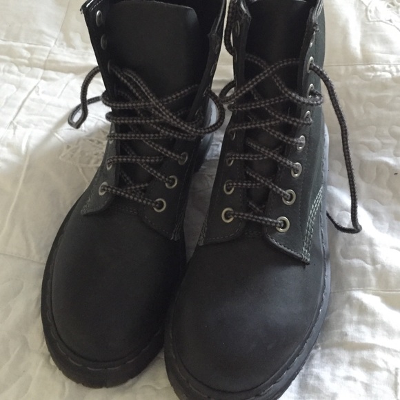 NEW DOC MARTENS