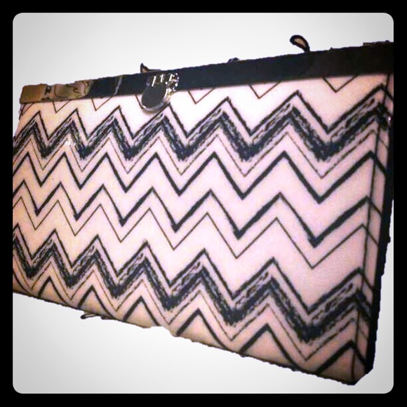 NWT Black And White Clutch