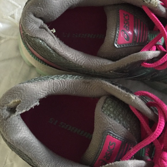 CUTE ASICS RUNNING SHOES - Picture 3 of 4