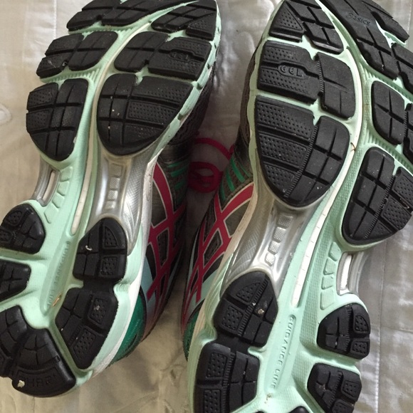 CUTE ASICS RUNNING SHOES - Picture 4 of 4