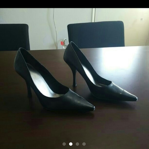 Black work pumps - Picture 2 of 4