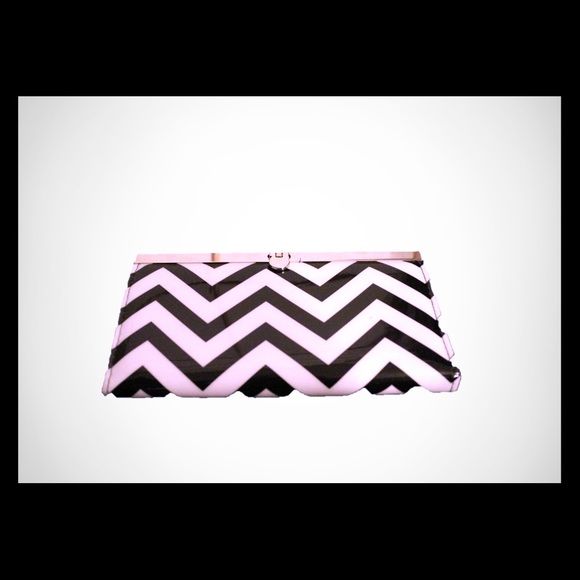NWT Black And White Clutch Wallet