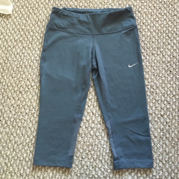 Nike dri-fit crop leggings