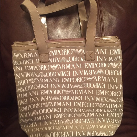 Emporio Armani Signature Tote - Picture 1 of 4