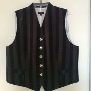 Classy and jazzy velvet vest