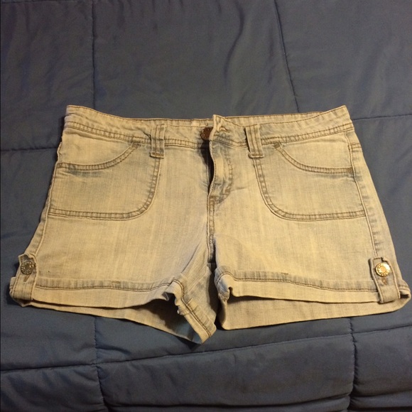 Cuffed shorts