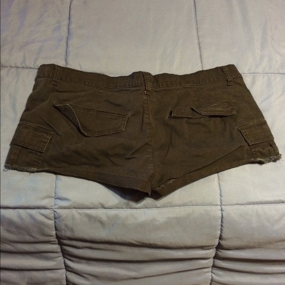 Shorts - Picture 2 of 3