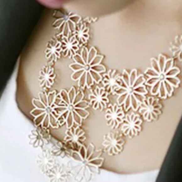 Jewelry - 🎄🎄🎄🎄Fashion Necklace 🎄🎄🎄