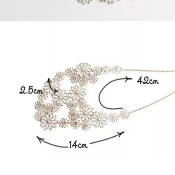 🎄🎄🎄🎄Fashion Necklace 🎄🎄🎄 - Picture 2 of 4