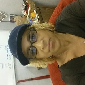 Meet your Posher, Sheila