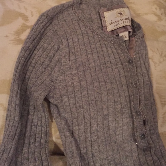 Grey Abercrombie knit sweater - Picture 2 of 3