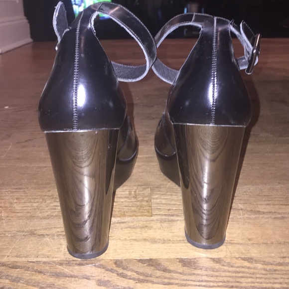 Michael Kors Peep Toe Wedge - Picture 4 of 4