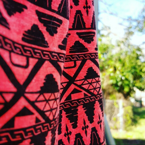 Strapless Tribal Tank - Picture 4 of 4