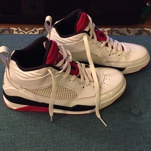 Men's Size 9 Jordan Flights - size 9