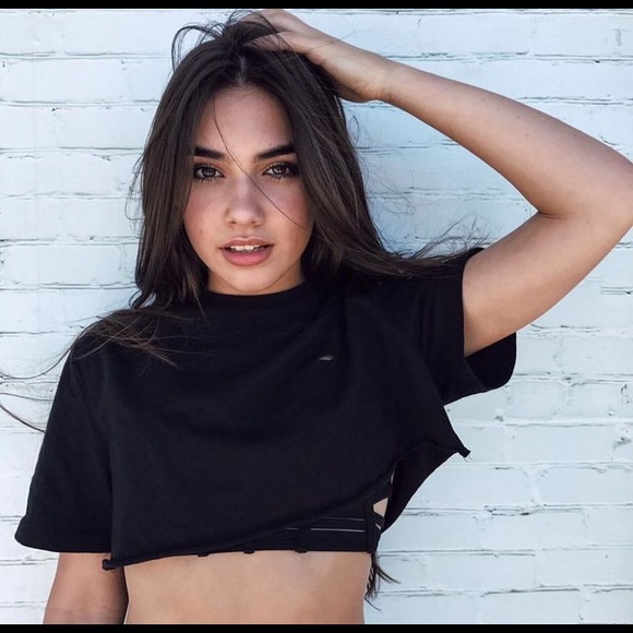 Meet your Posher👑 - Picture 2 of 2