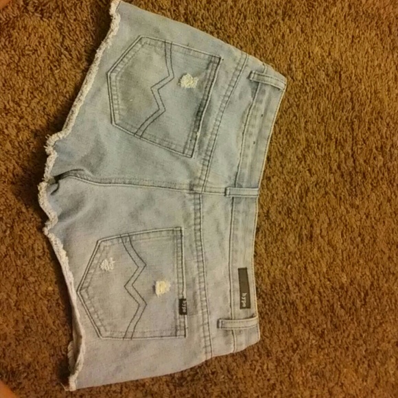 Shorts - Picture 3 of 3