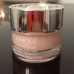 Clinique moisture surge