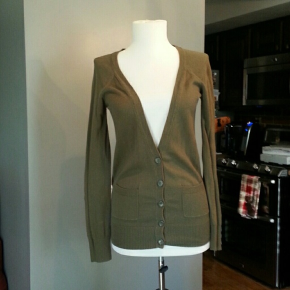 MUST GO! Long sleeve cardigan
