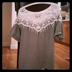 🎀 Lace detailed T-Shirt