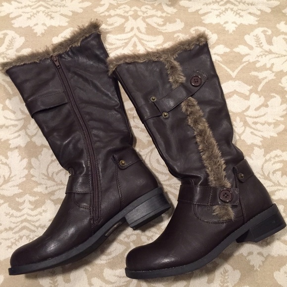 👢 Brown Boots with fur 👢