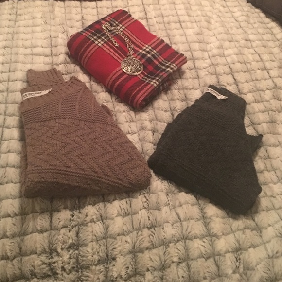 2 Cotton Emporium Sweaters - Picture 1 of 4