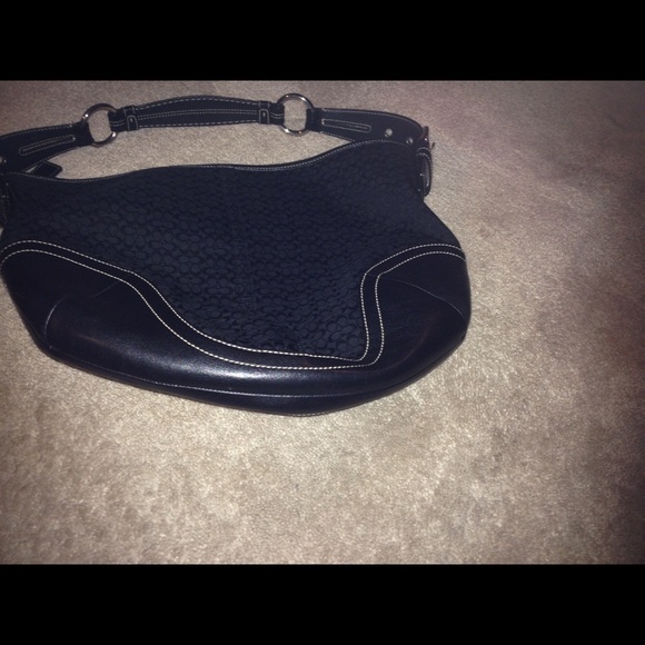 Coach signature black handbag - Picture 2 of 4