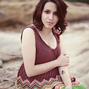 Meet your Posher, Zenia