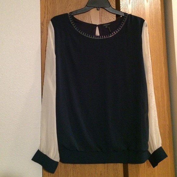 Beautiful sparkly top - Picture 1 of 4