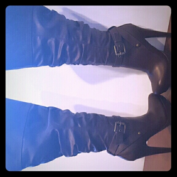 GUESS Knee high boots