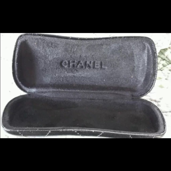 Authentic Chanel sunglass case FINAL price - Picture 2 of 3