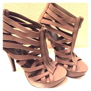 Chinese Laundry gray/taupe high heels