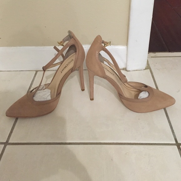 Nude suede t strap pumps with leather trim - Picture 2 of 4