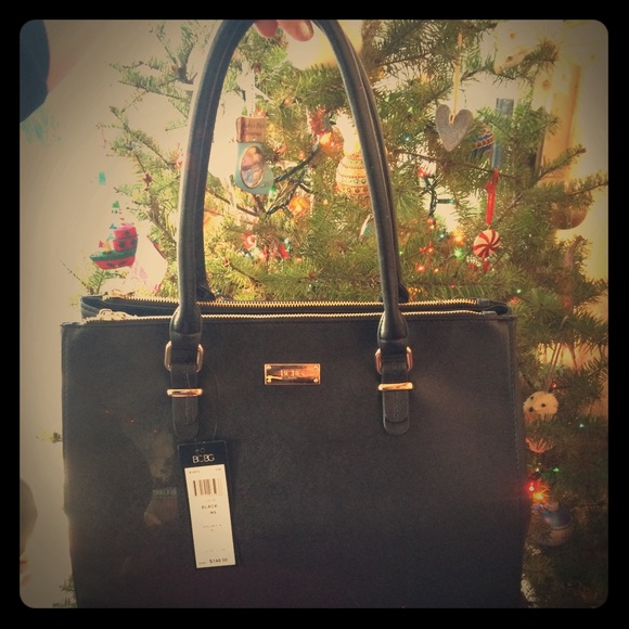BCBG Handbags - ️❗️CLEARANCE❗️NWT BCBG PURSE