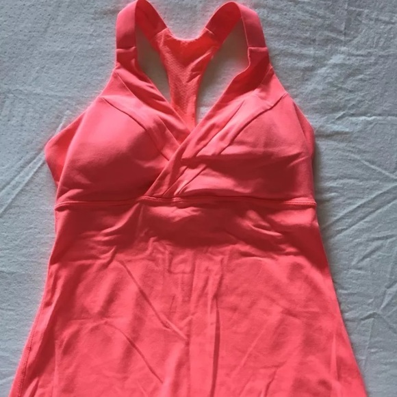 Lululemon Deep Breath tank size 8