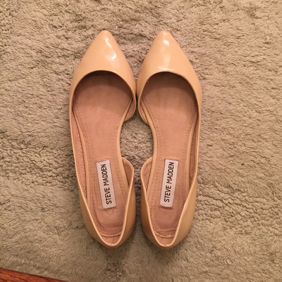 Beige Steve Madden flats