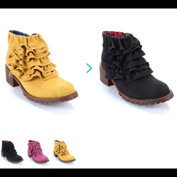 ISO!! Fahrenheit Ruffle Booties