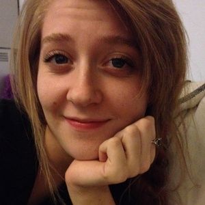 Meet your Posher, Selena